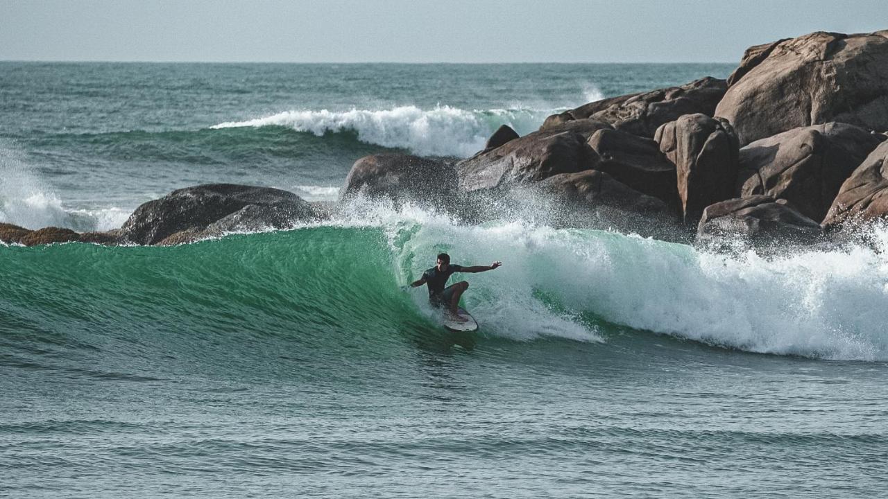 Отель Surf & Yoga Аругам Экстерьер фото